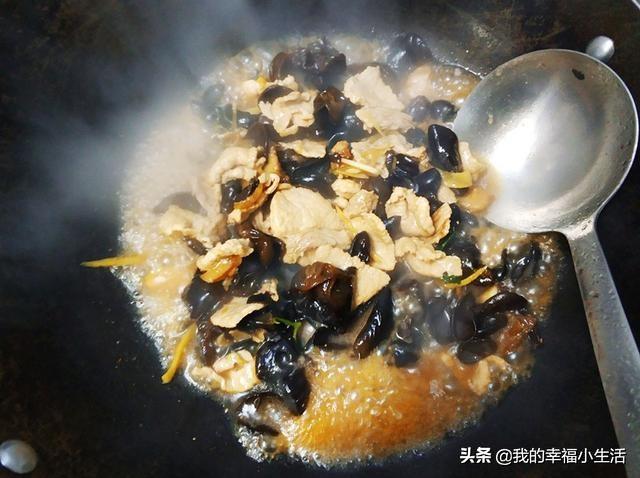 家常木耳炒肉的16种做法（春节拿手菜之木耳炒肉）(7)