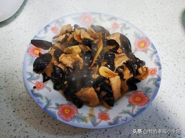 家常木耳炒肉的16种做法（春节拿手菜之木耳炒肉）(8)
