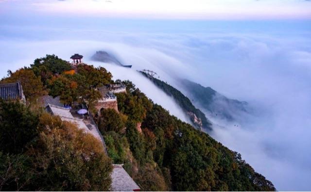 旅游河南省十大名山盘点（河南有哪些著名山峰）  2