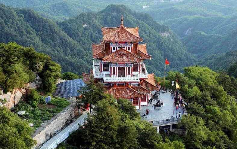 旅游河南省十大名山盘点（河南有哪些著名山峰）  4