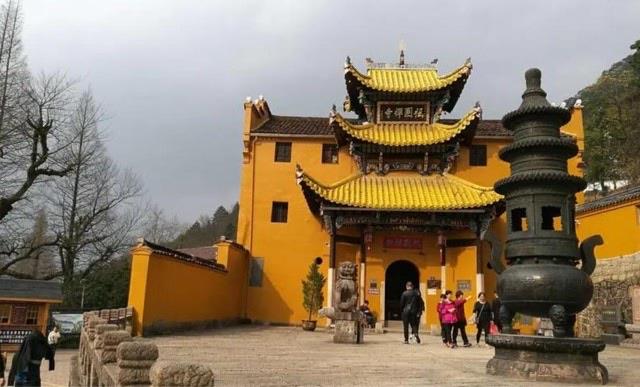 旅游国内有哪些香火旺盛的寺庙（最受信徒膜拜的十大寺庙）  4