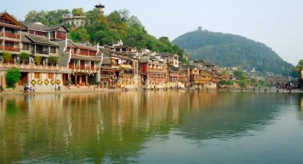 旅游凤凰古城在湖南哪个市（凤凰古城有什么好玩的）  3