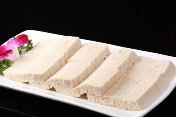 冻豆腐需要提前解冻吗 冻豆腐是生的还是熟的