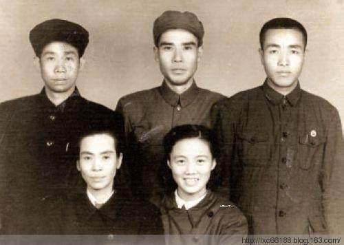 他是贺子珍的弟弟