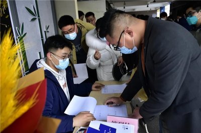 ​天府七小“1号课堂”带领家长与孩子一起成长