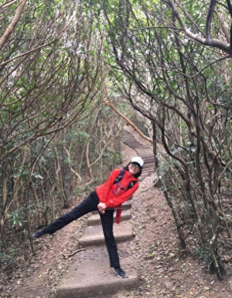 51岁的刘嘉玲体重49kg，身材那么好，她到底做了什么？