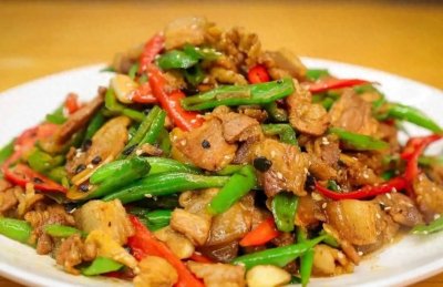 ​炒猪肉时，瘦肉太柴咬不动？教你一招，软嫩如豆腐，老少都爱吃