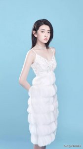 ​梁洁，央戏美女演员，靓丽迷人，超清写真集