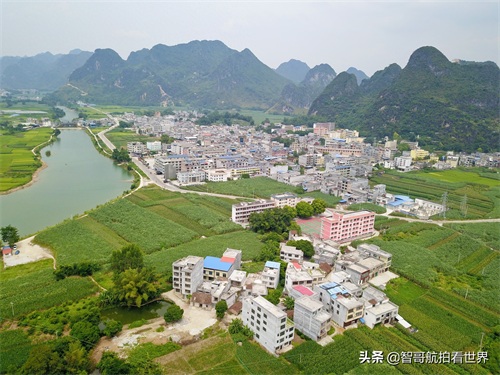 航拍广西特色乡镇之都安县地苏镇 喀斯特地貌有大规模的地下河