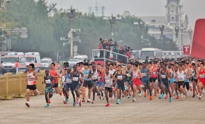 ​半程马拉松速度，普通人用时多少？教你如何跑出自己的最佳成绩！