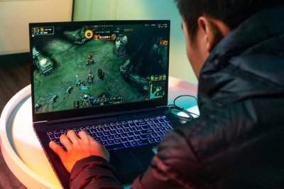 ​机械师T90带来的快感：刺激的电竞之旅，轻松畅玩3A大作