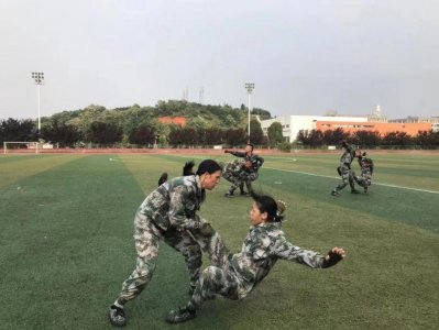 ​示范“军训样板课”，湖南高校这支大学生教官队“十岁”了