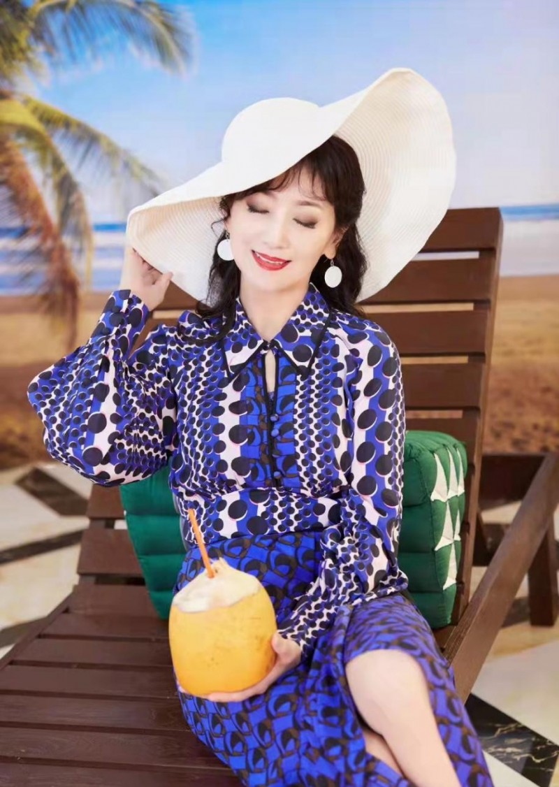 赵雅芝才是女人的穿搭模板（如此穿搭年龄再大也无妨）