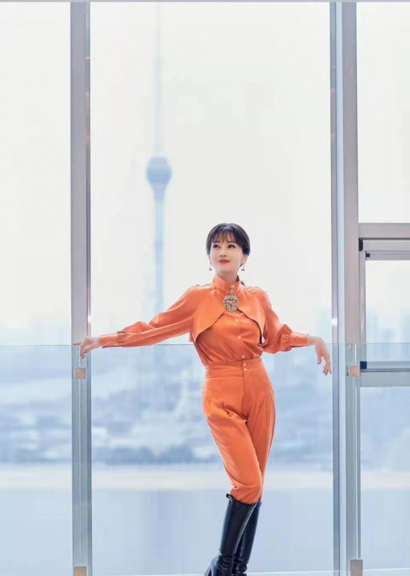 赵雅芝才是女人的穿搭模板（如此穿搭年龄再大也无妨）