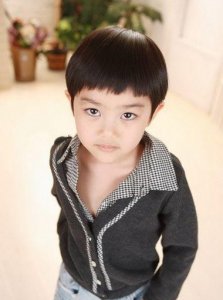 ​15款最酷最帅的小男孩发型，数蘑菇头最具萌娃修饰力！