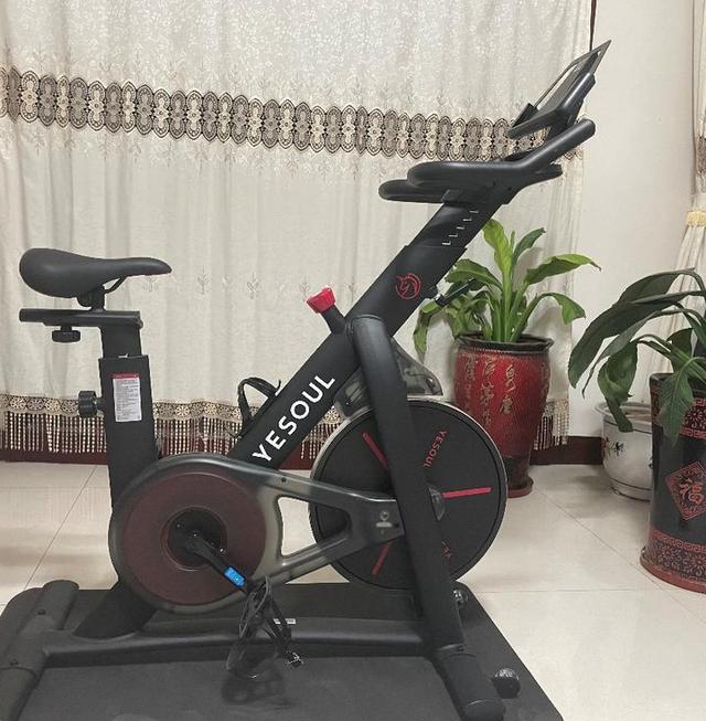 年轻人的家用运动器械：野小兽动感单车s1开箱+测评-