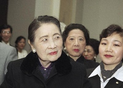 ​49年，蒋介石在毛人凤的暗杀名单上添上三个名字，宋美龄看后大怒