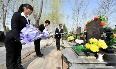 ​吉林灵车司机王亮：一直被当做不祥的征兆，最害怕看见孩子的遗体