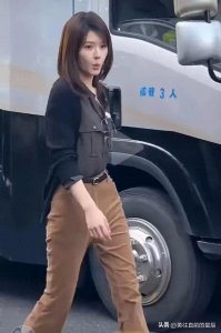 ​从“排骨精”现象看现代审美扭曲：为何她执着于70斤的体重？