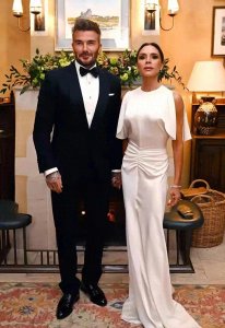 ​49岁贝克汉姆再展身材风采，贝嫂独家私照掀热议！