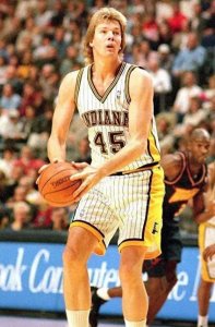 ​NBA史上最高的10位球员！姚明2米26仅排第5，一人不跳就能摸篮筐