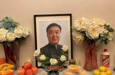 ​相声巨擘师胜杰辞世，享年仅65岁，遗孀子女悲痛欲绝！