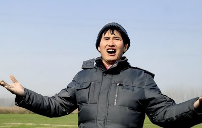 ​大衣哥朱之文，儿女双双啃老，遭村民疯狂吸血