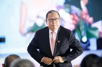 ​香港隐形富豪林建岳，坐拥5家上市公司，女儿婚礼李嘉诚都来参加