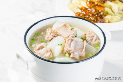 ​这才是排骨冬瓜汤的家常做法，肉香汤清淡爽口，营养美味又解馋