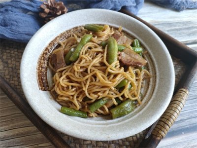 ​豆角焖面总是做不好？记住“3个窍门”，面条不粘不坨、喷香入味