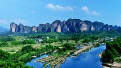 ​去了一趟澳门和香港，讲句实话：澳门人和香港人的差距