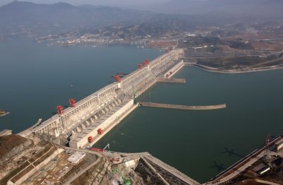​三峡大坝惹争议，专家认为该工程弊大于利，背后原因引人深思