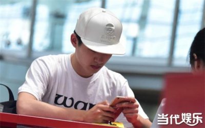 ​刘昊然伴郎被质疑炒作 搅黄了包贝尔婚礼杜海涛又来拉低颜值了