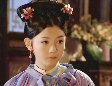 ​她长得漂亮，演技好，出道23年低调零绯闻，却因男人名字不温不火