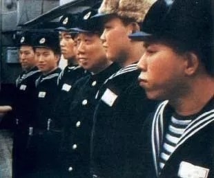 中国人民海军70年穿过八套海军服，从陆军黄到经典的50式、65式