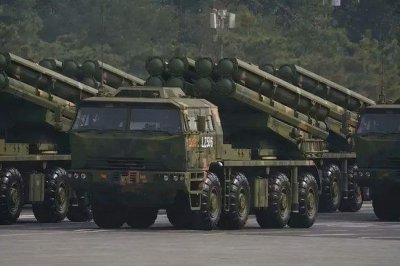 ​中国火箭炮400公里射程，精度堪比导弹，不仅自己服役还大量出口