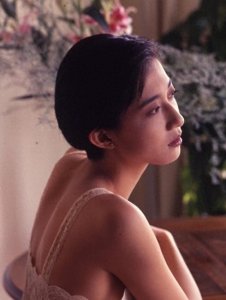 ​直到看见“小龙女”吴卓林现况，才明白成龙当时成龙的选择多正确