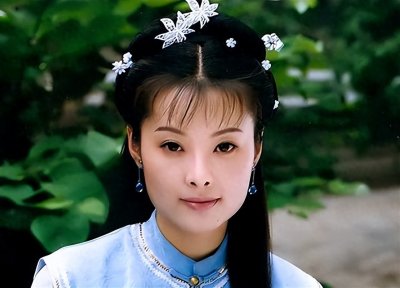 ​袁立的悲哀：与富豪同居12年不结婚，今3婚嫁诗人50岁无儿无