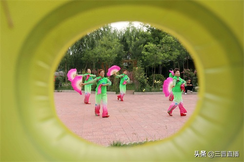 山西夏县：悠乐谷 水美草绿享清凉