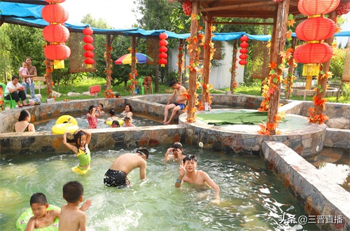 山西夏县：悠乐谷 水美草绿享清凉