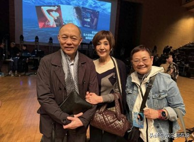 ​72岁陈琪琪罕露面，全程挽着霍震寰手臂，嫁入霍家后已息影多年