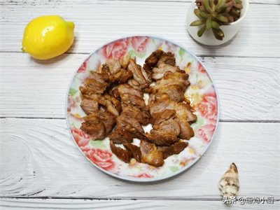 ​梅花肉的好吃做法，比叉烧肉简单，锅里煮一煮，鲜香味美，口感好
