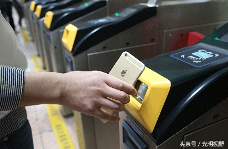 先乘车后付费！北京地铁开通二维码乘车，不用充值不用押金