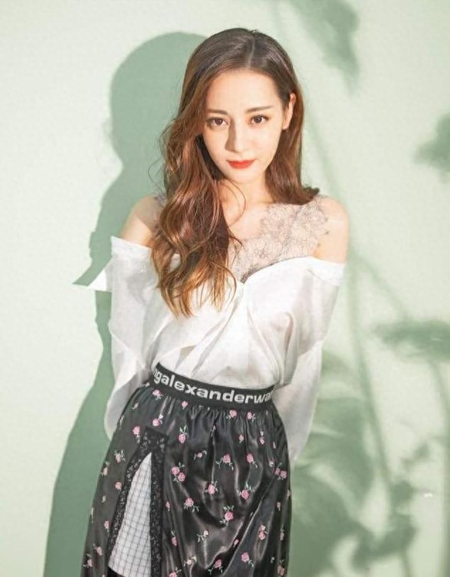 盘点娱乐圈的四仙女，个个倾国倾城，美丽动人，你最喜欢哪个？