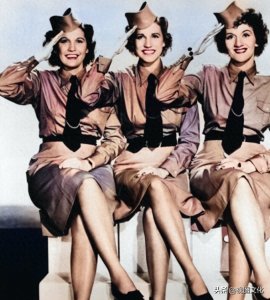 ​老照片：美国迷人姐妹组合，女子被称“三军甜心”，犹太难民姑娘