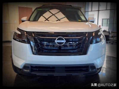 ​“黑武士”日产探路者曝光，运动霸气，时尚感爆棚，V8+7座+四驱