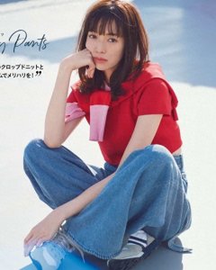 ​时尚界的撞色狂想，蓝红配美出天际！