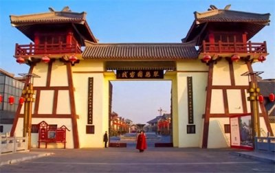 ​衡水“巨作”闾里古镇，花费25亿建成，充满汉文化