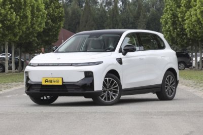 ​20万内家用选它准没错！续航超600km，零跑B10 VS AION Y