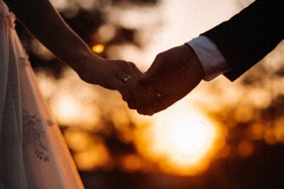 ​如何在爱情中建立坚实的承诺和信任